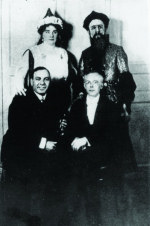 With the singers (Olga Haselbeck and Oszkár Kálmán) and the stage director (Dezső Zádor) of the Budapest première of Bluebeard's Castle, May 24, 1918