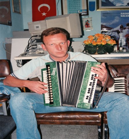 kar_2001_004.jpg